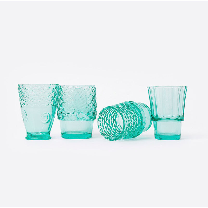 Vasos apilables con diferentes formas