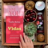 Pack con Libro "7 Vidas" de Nadia Reina | Desayunos & Libros